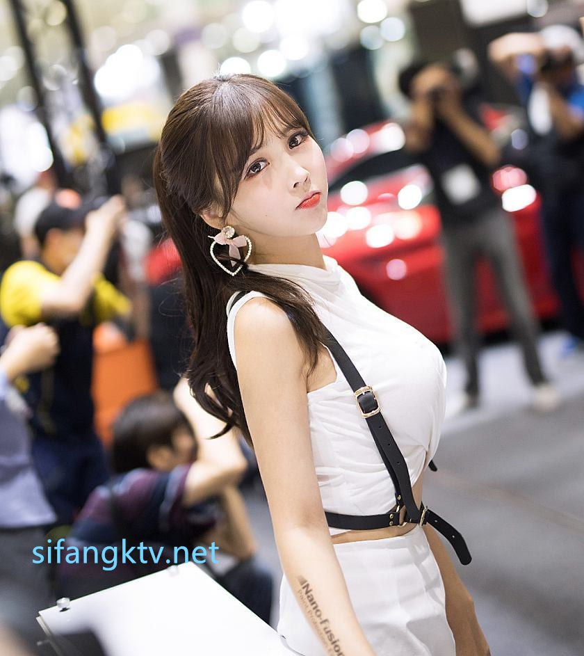 【2023-08-12】big tits